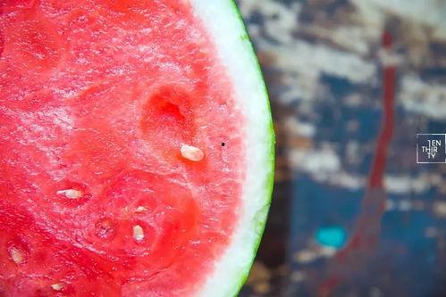 江阴网红吃瓜事件  第1张